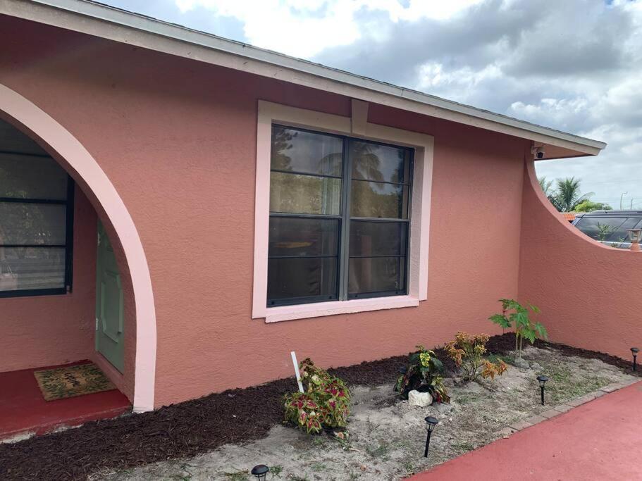 The Green Door Bungalow Naples Exterior foto
