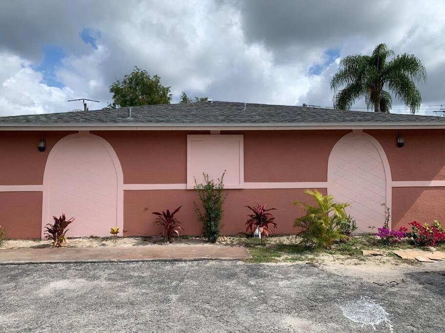 The Green Door Bungalow Naples Exterior foto